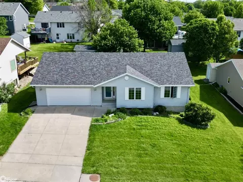 504 Ely Dr, Carroll, IA 51401 photo 2
