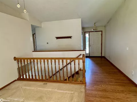 504 Ely Dr, Carroll, IA 51401 photo 6