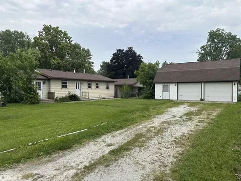 1022 N 18th St, Chariton, IA 50049