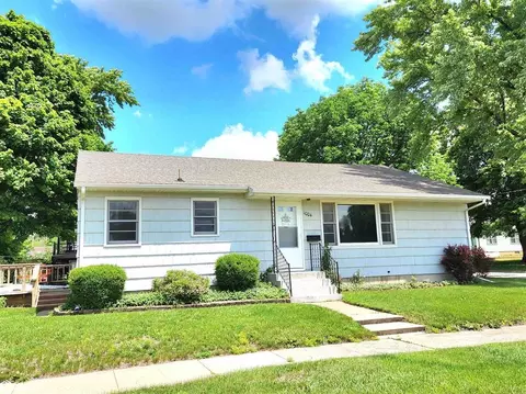 1004 8th St NW, Mason City, IA 50401