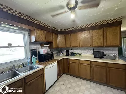 526 E Walnut St, Centerville, IA 52544 photo 19