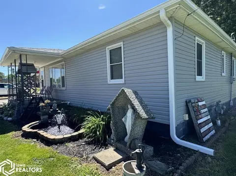 526 E Walnut St, Centerville, IA 52544 photo 5