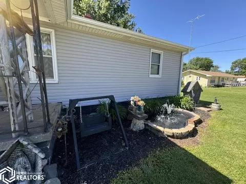 526 E Walnut St, Centerville, IA 52544 photo 6