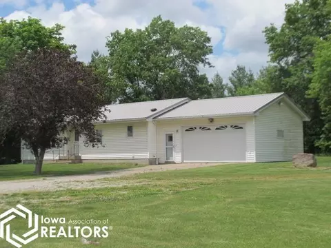 29454 422nd St, Russell, IA 50238