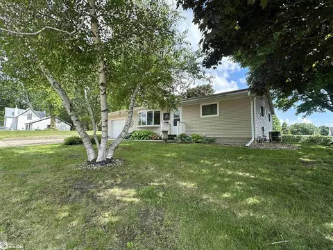 103 S 8th Ave W, Lake Mills, IA 50450