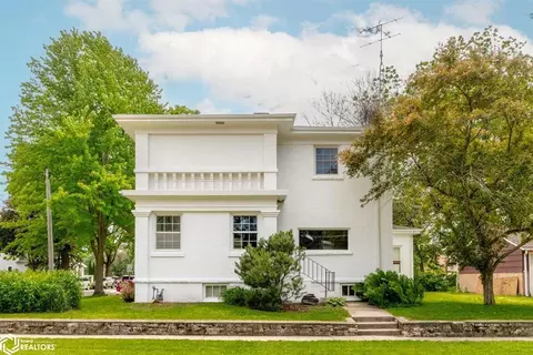 203 9th St NW, Mason City, IA 50401