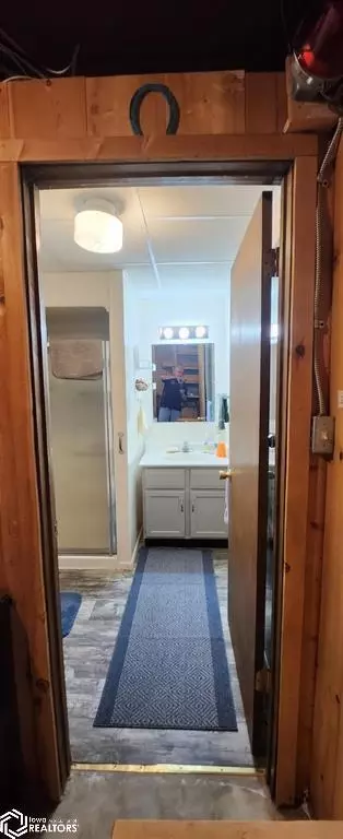 Bath - *** *** *** *** *** #***, Centerville, IA 52544 photo 5 of 5