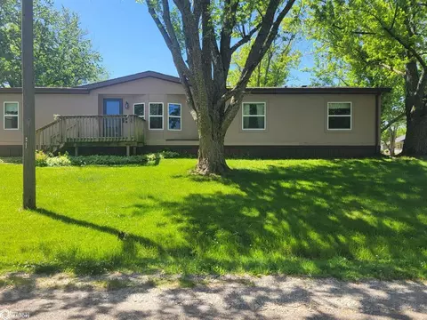 307 W Maple St, Mount Ayr, IA 50854