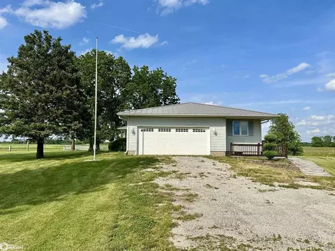 852 Macomb Rd, Abingdon, IL 61410 photo 3