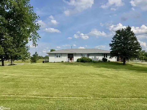 852 Macomb Rd, Abingdon, IL 61410 photo 2