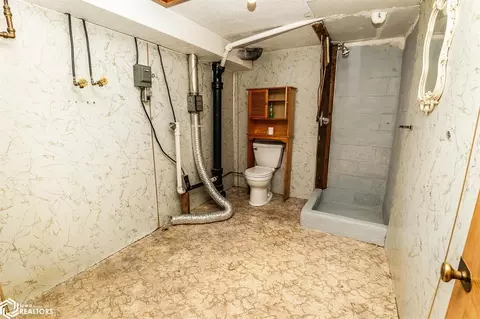 Bath - 306 N Dwight St, Conrad, IA 50621 photo 1 of 2