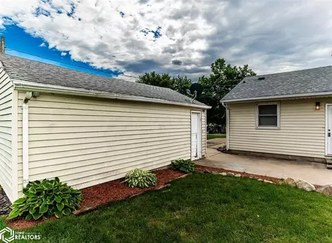 Exterior - 306 N Dwight St, Conrad, IA 50621 photo 4 of 7