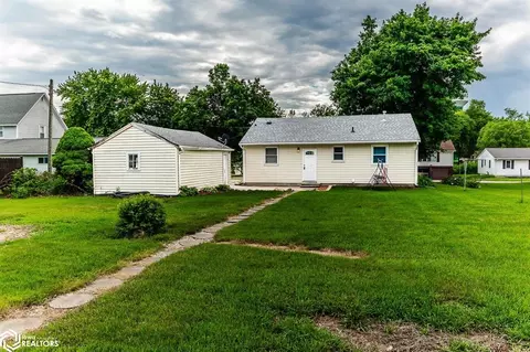 Exterior - 306 N Dwight St, Conrad, IA 50621 photo 2 of 7