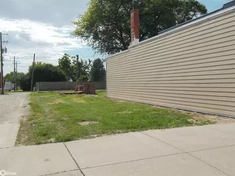 250 N Douglas St, Afton, IA 50830