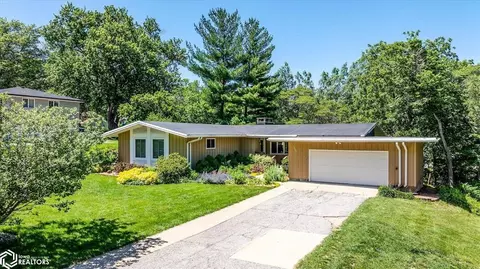 1322 Onyx Dr, Harlan, IA 51537