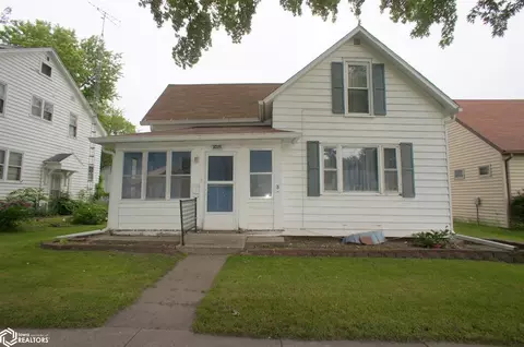 1015 1st St, Webster City, IA 50595