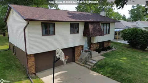 1402 Brentwood Dr, Ottumwa, IA 52501