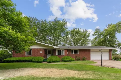 107 N Golf Dr, Winfield, IA 52659