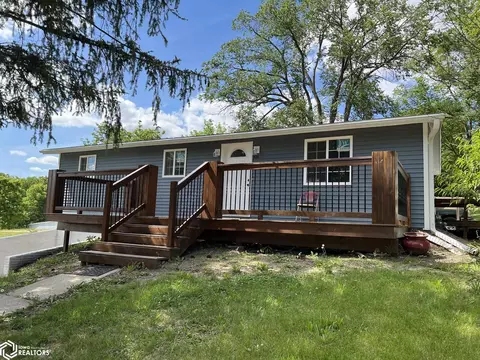 321 W Clay St, Osceola, IA 50213