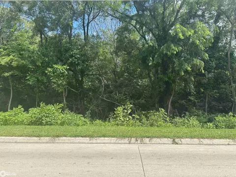 S Cardinal Drive, Clarinda, IA 51632