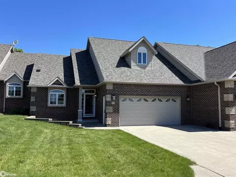 329 E Pleasant Ridge Rd, Carroll, IA 51401