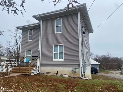 427 E State St, Centerville, IA 52544 photo 2