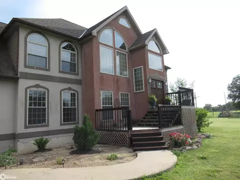 Exterior - 1717 Dirado Ln, Hamilton, IL 62341 photo 4 of 10