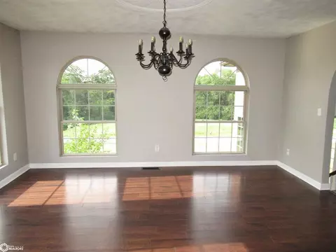 Living - 1717 Dirado Ln, Hamilton, IL 62341 photo 5 of 11