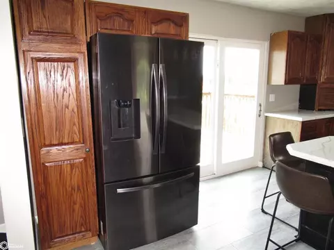 Kitchen - 1717 Dirado Ln, Hamilton, IL 62341 photo 7 of 7