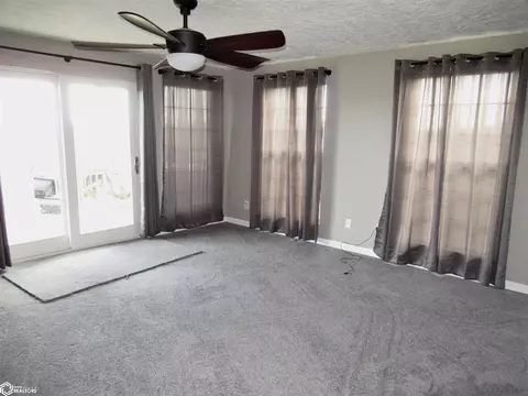 Living - 1717 Dirado Ln, Hamilton, IL 62341 photo 11 of 11
