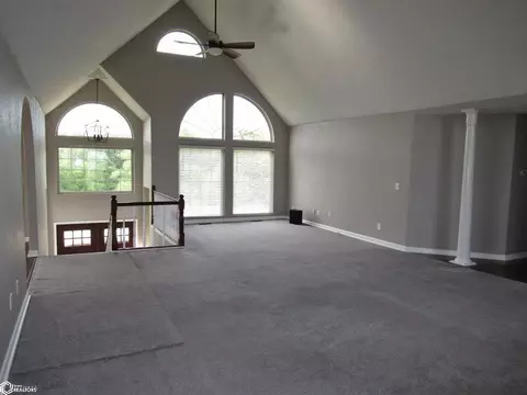 Living - 1717 Dirado Ln, Hamilton, IL 62341 photo 3 of 11
