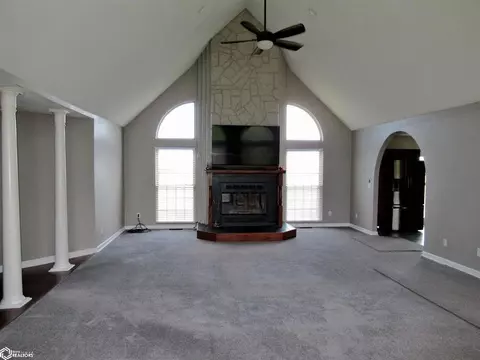 Living - 1717 Dirado Ln, Hamilton, IL 62341 photo 1 of 11
