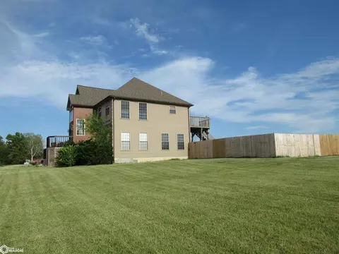 Exterior - 1717 Dirado Ln, Hamilton, IL 62341 photo 6 of 10
