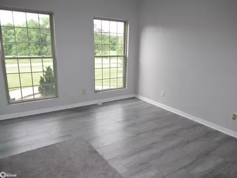 Living - 1717 Dirado Ln, Hamilton, IL 62341 photo 9 of 11