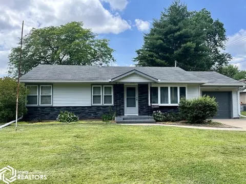 2109 S 4th St, Burlington, IA 52601