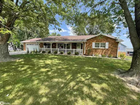 2072 Golfview Cir, Centerville, IA 52544