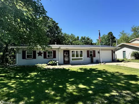 604 Lincoln Dr, Webster City, IA 50595