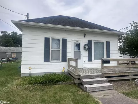 109 Hearn St, Eldon, IA 52554