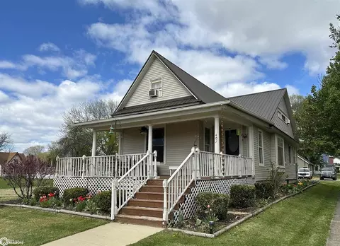 407 1st St, Keosauqua, IA 52565