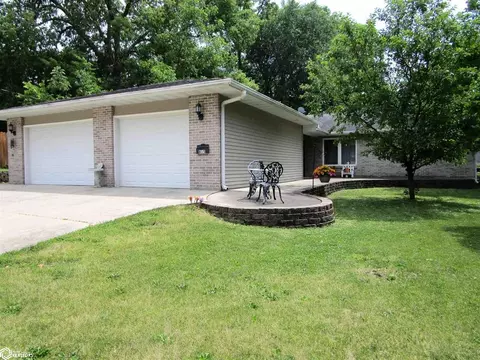 815 Hickory St, Iowa Falls, IA 50126
