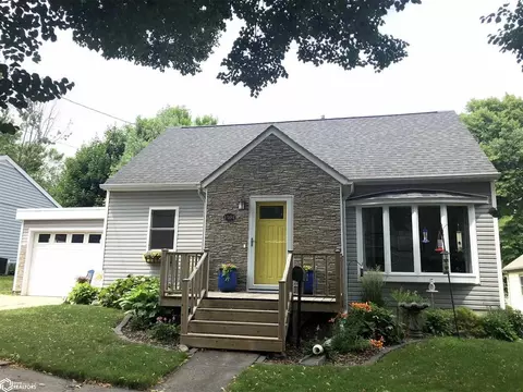 1104 9th Ave N, Clear Lake, IA 50428