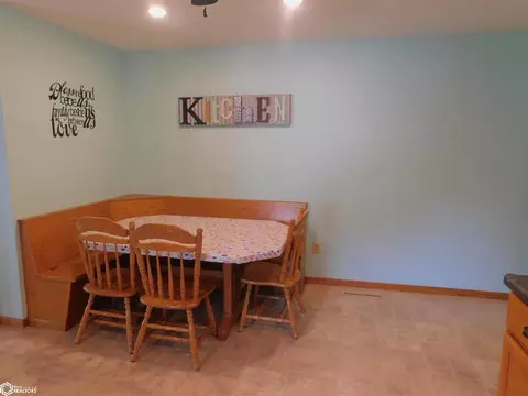 335 3rd St, Manning, IA 51455 photo 8