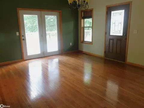 335 3rd St, Manning, IA 51455 photo 5