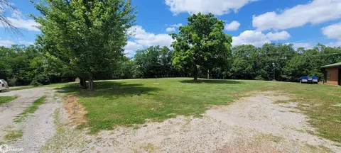 1112 W Maple, Centerville, IA 52544 photo 3