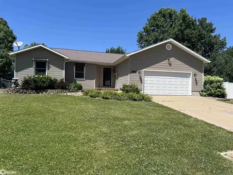 2816 Lesylvia St, Burlington, IA 52601
