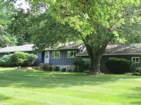 13254 Y Camp Rd, Burlington, IA 52601