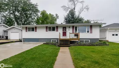 306 3rd St SE, State Center, IA 50247