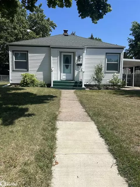 7 Storms Ct, Fort Madison, IA 52627
