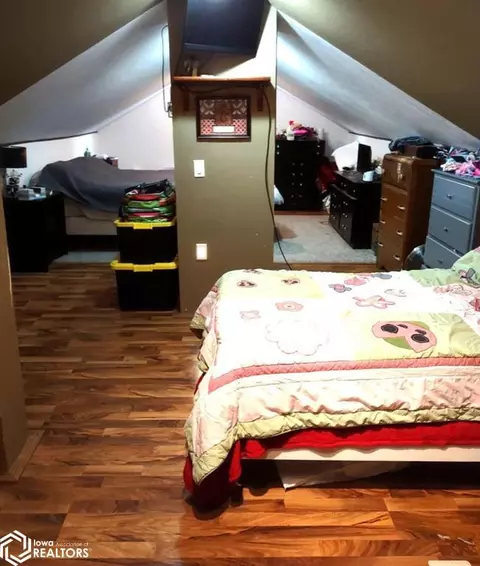 Bedroom - 201 7th Ave, Sully, IA 50251 photo 3 of 6