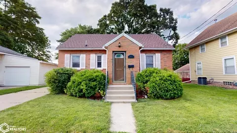 1042 E State St, Mason City, IA 50401